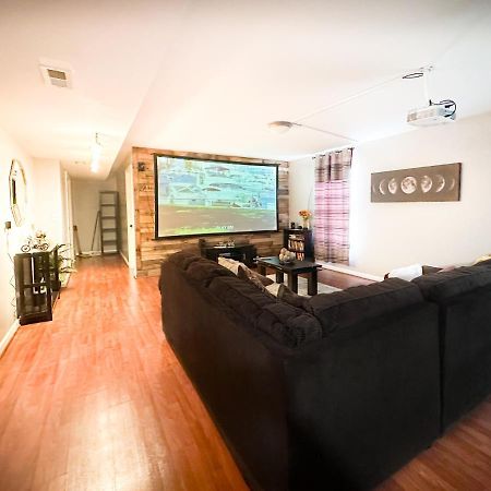 Ferienwohnung Cute 2-Brm Walkout Apt With Pool Table And Theater Lexington Exterior foto