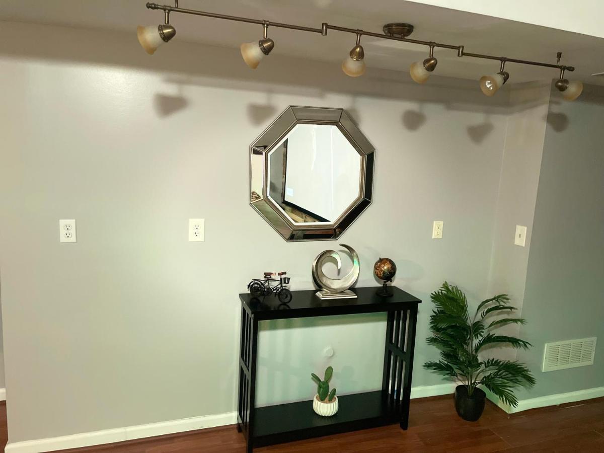 Ferienwohnung Cute 2-Brm Walkout Apt With Pool Table And Theater Lexington Exterior foto