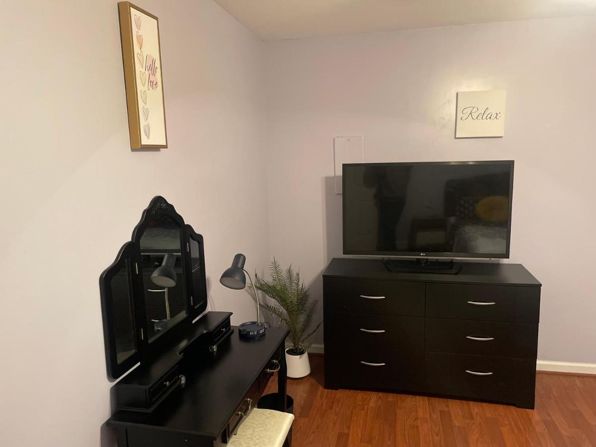 Ferienwohnung Cute 2-Brm Walkout Apt With Pool Table And Theater Lexington Exterior foto