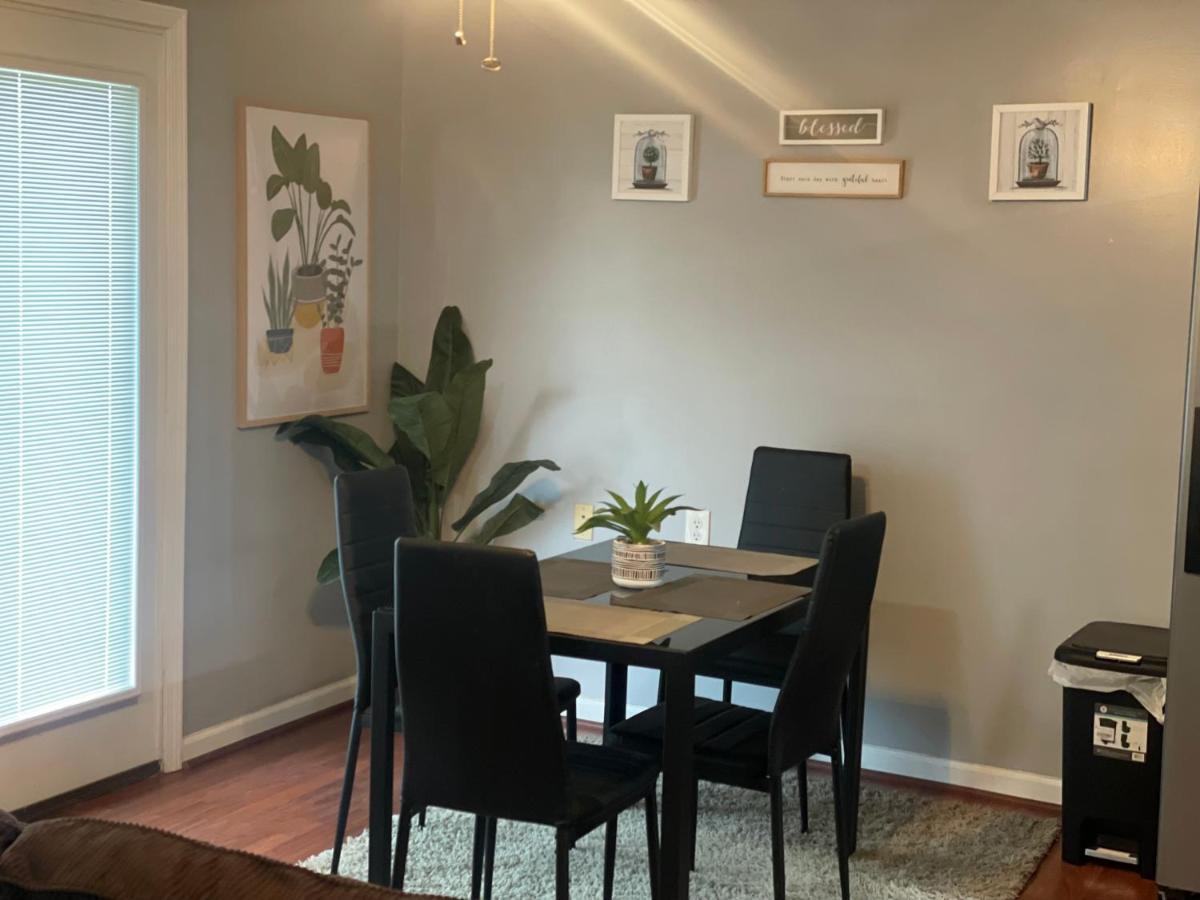 Ferienwohnung Cute 2-Brm Walkout Apt With Pool Table And Theater Lexington Exterior foto