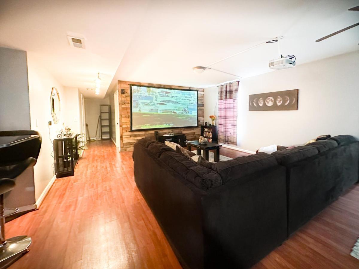 Ferienwohnung Cute 2-Brm Walkout Apt With Pool Table And Theater Lexington Exterior foto