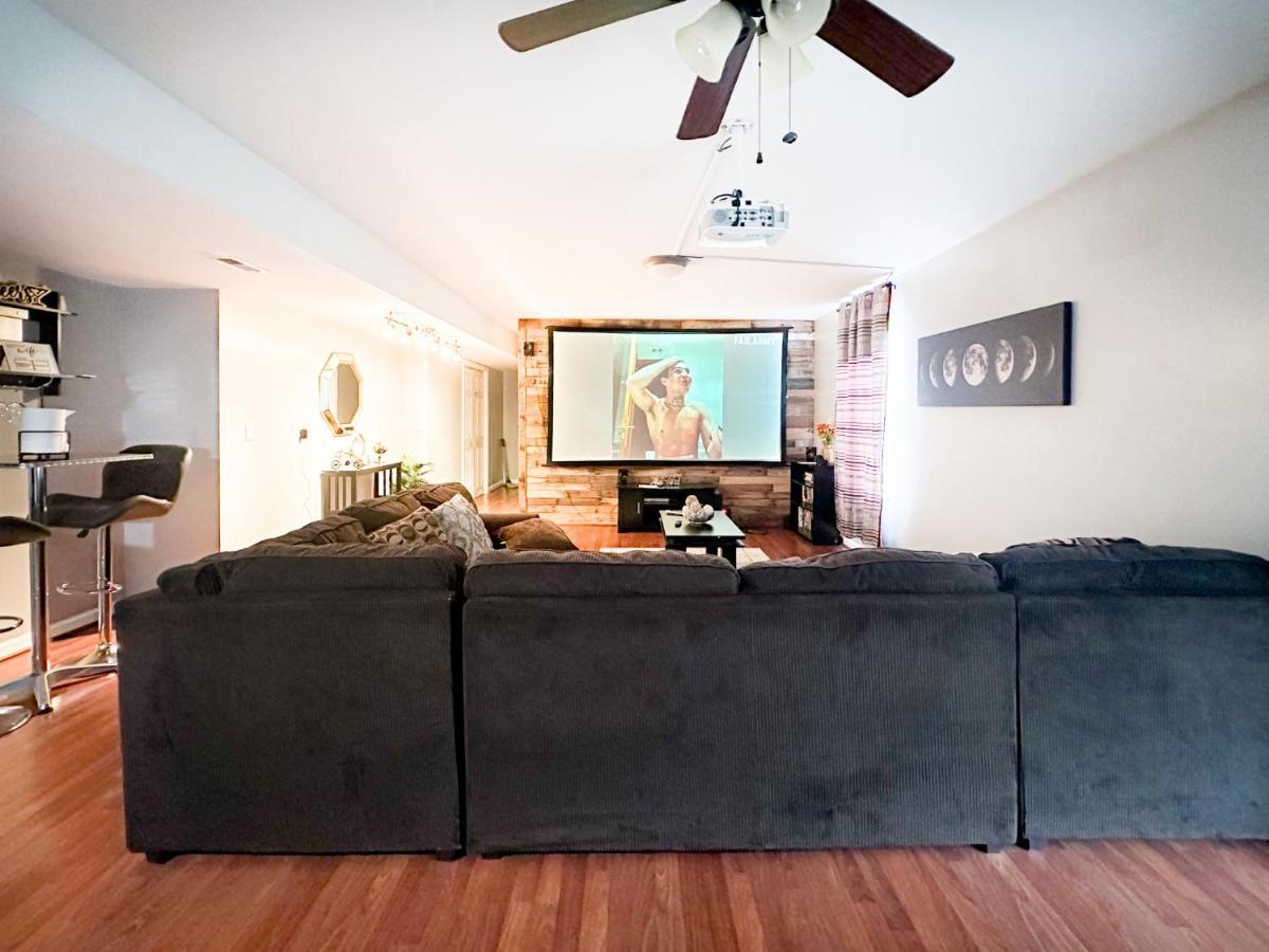 Ferienwohnung Cute 2-Brm Walkout Apt With Pool Table And Theater Lexington Exterior foto
