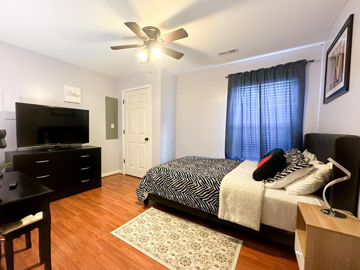 Ferienwohnung Cute 2-Brm Walkout Apt With Pool Table And Theater Lexington Exterior foto